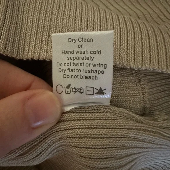 Superdown Tan Long Sleeve Crop-top - Picture 6 of 6